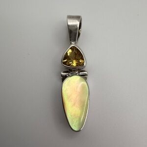 Acleoni 925 Sterling Silver Mother of Pearl and yellow citrine